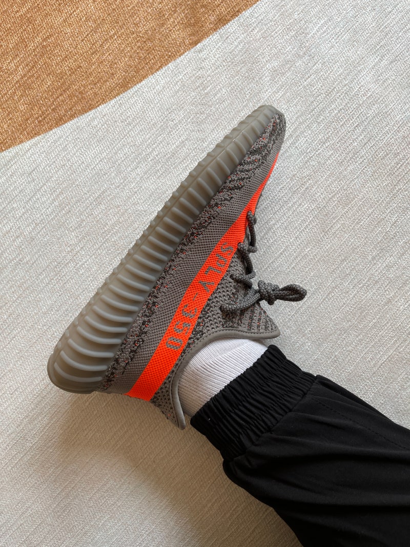 아디다스 이지부스트 350 V2 벨루가 후기, 사이즈 확실하게 추천해요! : 네이버 블로그