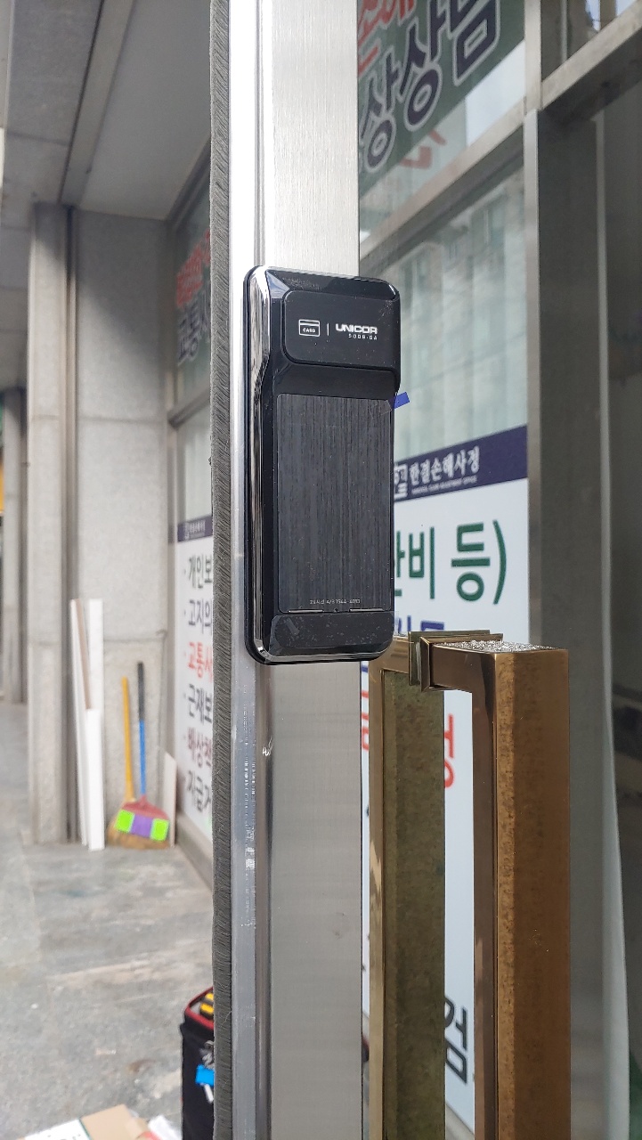  익산열쇠 익산시 신동 제일아파트상가 샷시번호키 설치