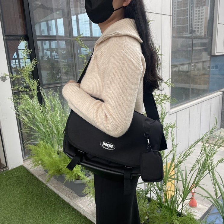  대학생 크로스백 학생 메신저백 가볍고 넉넉해요