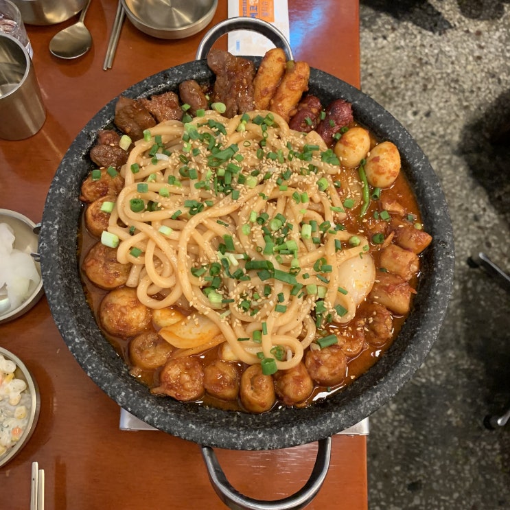  안녕부산 : 양념대창이 맛있는 샤로수길 맛집