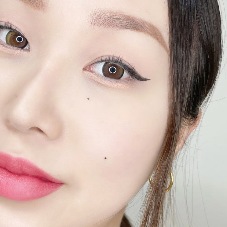 필러효과 100% 눈밑애교살 글리터 사용법과 노하우 대공개 필러효과 100% 눈밑애교살 글리터 사용법과 노하우 대공개