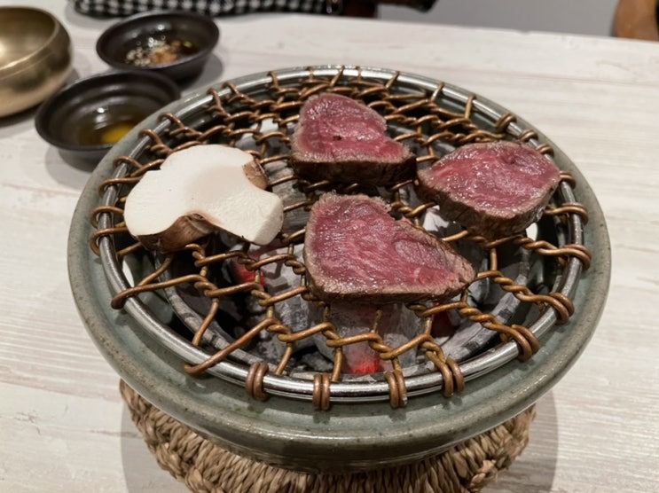  서울 중구 정동 : 서대문역 : 한암동 정동점 : 미경산 한우 암소 곰탕 숯불구이 갈비살수육 육회비빔밥 맛집 룸식당