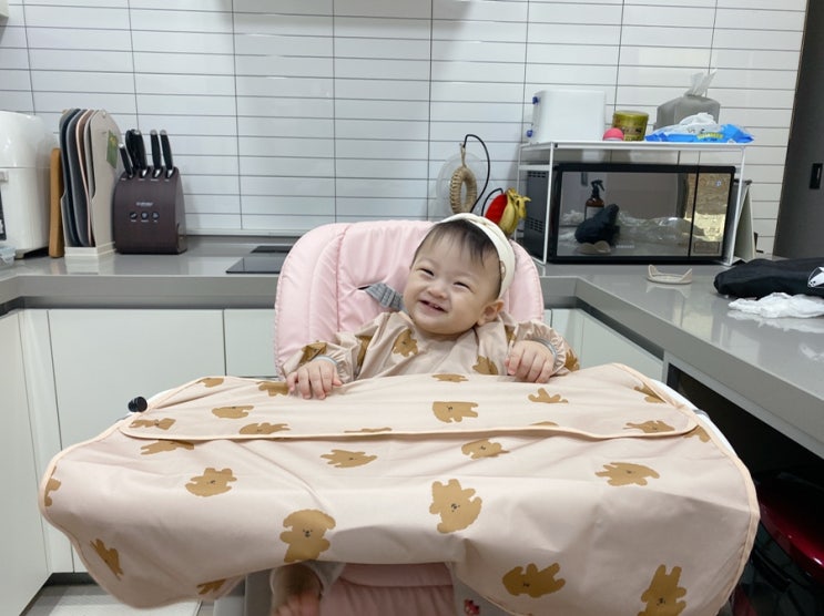  아이주도이유식 식탁일체형 아이주턱받이