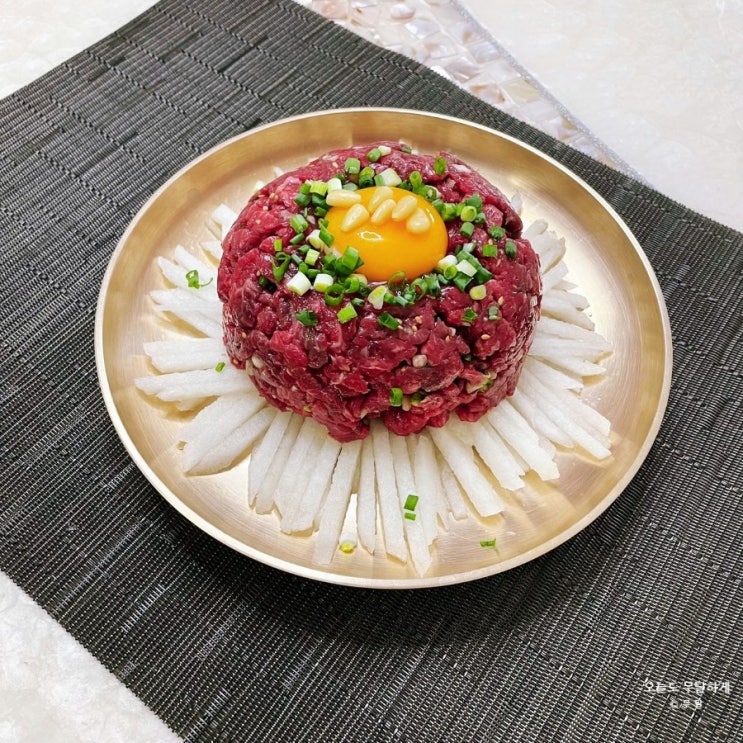  입에 착착 감기는 육회 만드는 방법