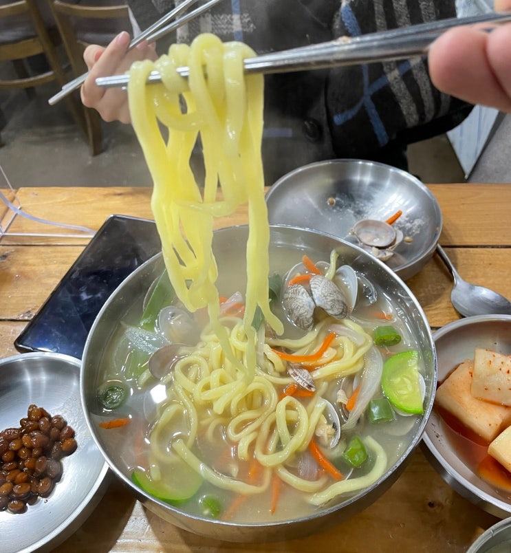  솔뫼마을_금암동 / 바지락칼국수