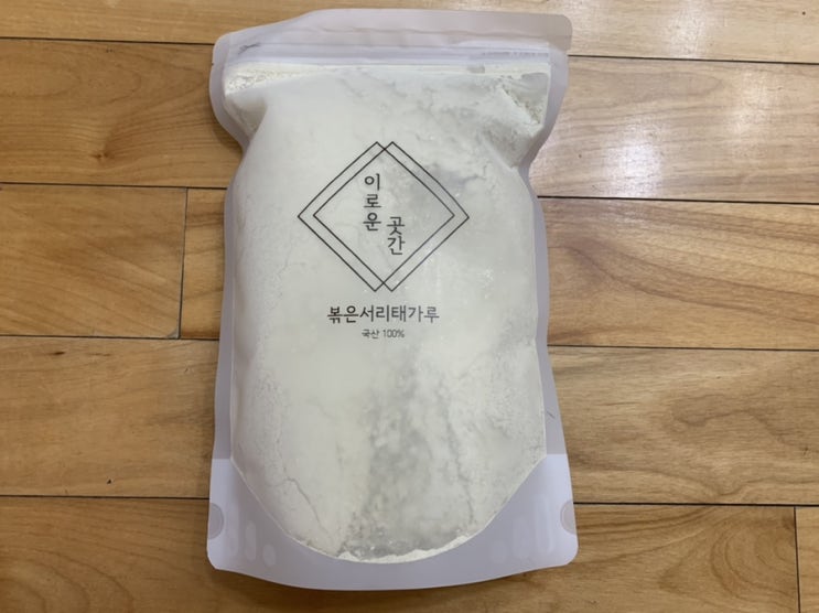 " 이로운곳간 " 귀리, 볶은 서리태 가루로 선식처럼 우유에도 타먹고, 요거트와 낫또에도 뿌려먹고 있는데 고소하니 넘 맛있어요! " 이로운곳간 " 귀리, 볶은 서리태 가루로 선식처럼 우유에도 타먹고, 요거트와 낫또에도 뿌려먹고 있는데 고소하니 넘 맛있어요!