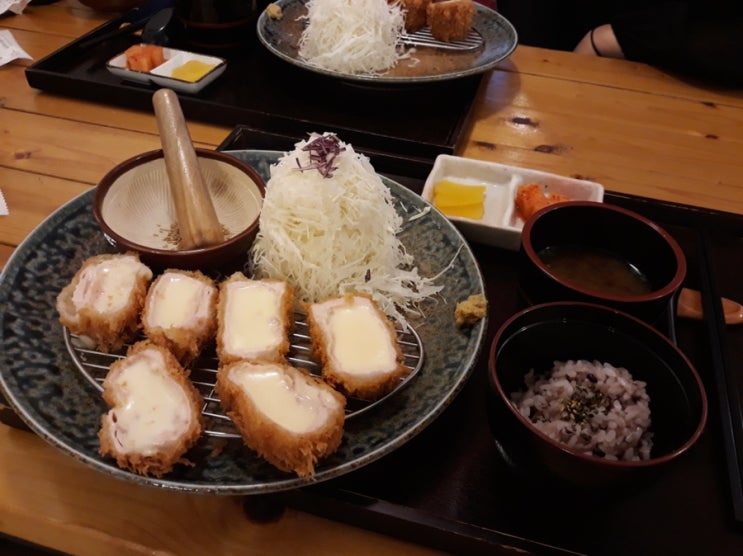   친구의 인생 돈가스 맛집_중앙시장 카츠당