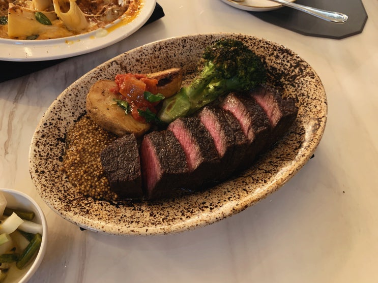 파주운정 업스테어 키친 - 맛있는 녀석들 파주 데이트 맛집! 살치살 스테이크 최고!