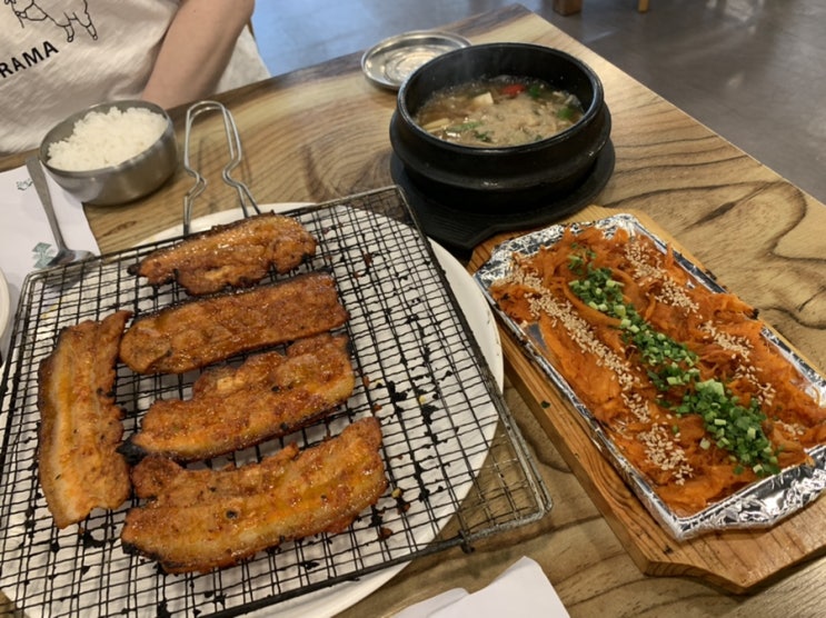  [여행 / 문경] 21.09.06 상다리 휘어지는 밥상, 모든 반찬이 맛있던 문경식당