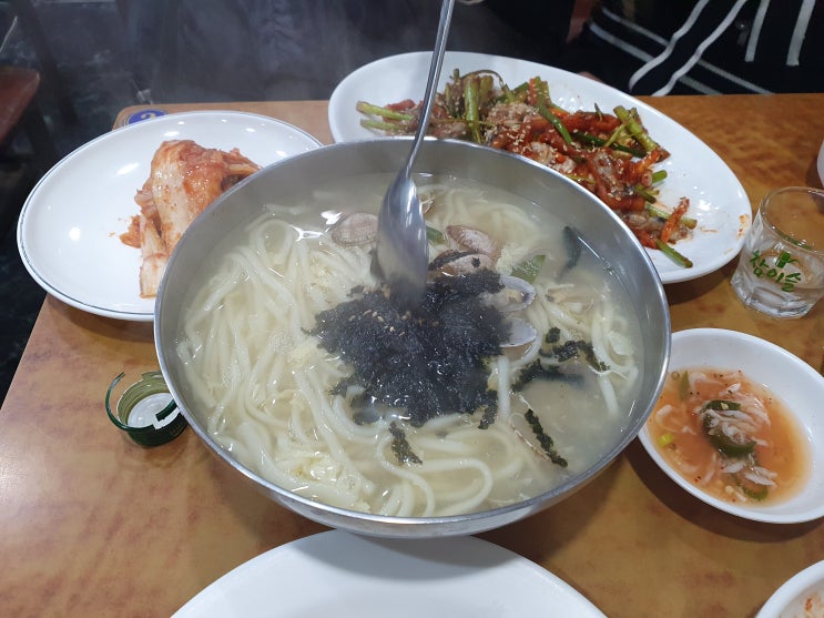  종로 충무칼국수 보쌈, 굴무침, 칼국수 졸맛탱!