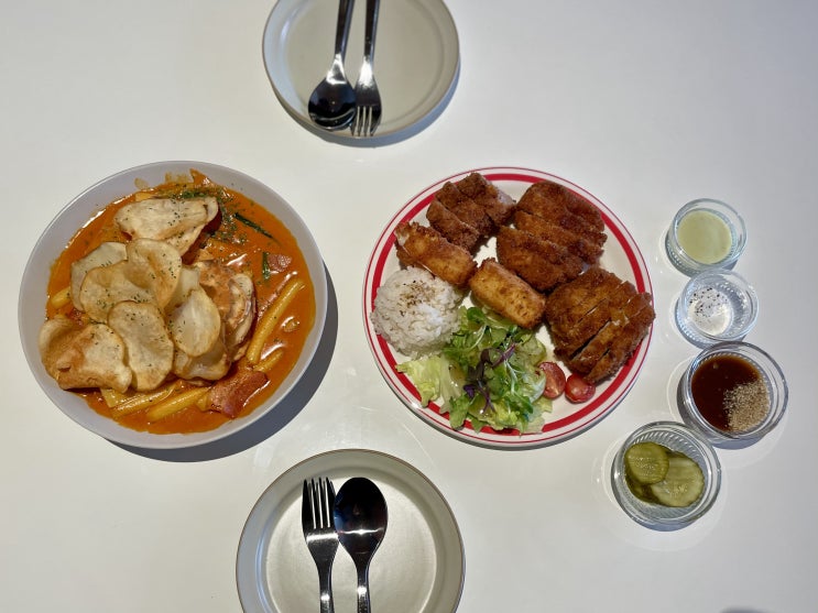 부산전포맛집 해피치즈스마일 전포점 떡볶이와 돈까스의 이색 조합 부산전포맛집 해피치즈스마일 전포점 떡볶이와 돈까스의 이색 조합
