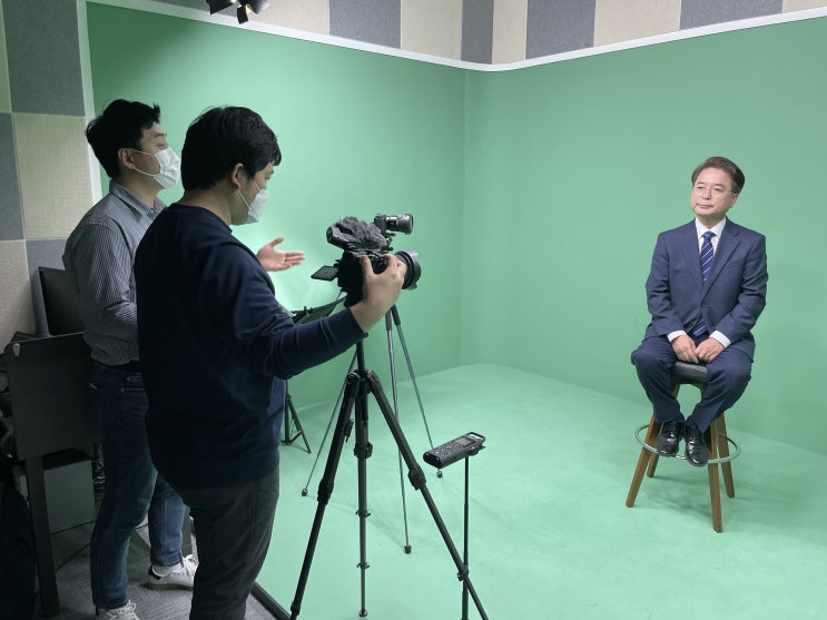  춘천 크로마키 스튜디오에 촬영차 육동한님 방문