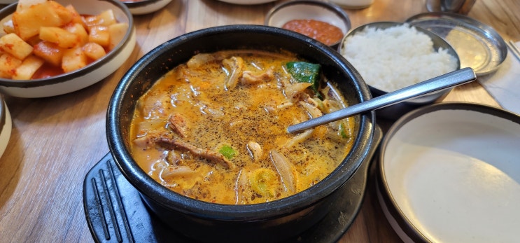  서울역 순대국집 백암왕순대순대국 와이티엔점 내돈내산