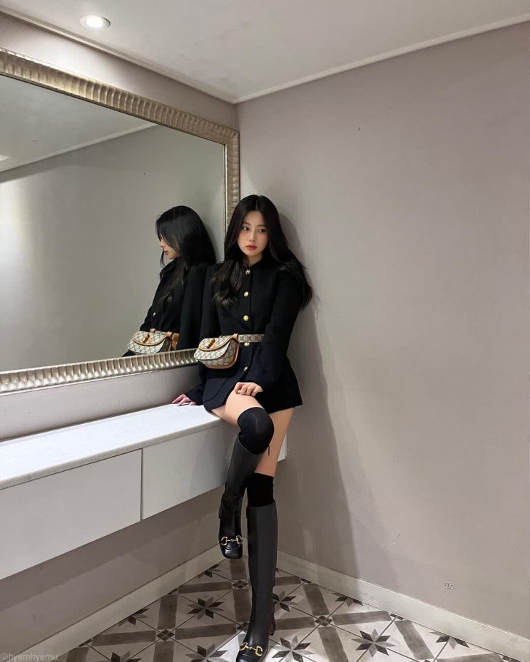 아이즈원 출신 강혜원, 작은 얼굴과 길쭉한 다리 탄탄한 꿀벅지로 예쁨 자랑 아이즈원 출신 강혜원, 작은 얼굴과 길쭉한 다리 탄탄한 꿀벅지로 예쁨 자랑