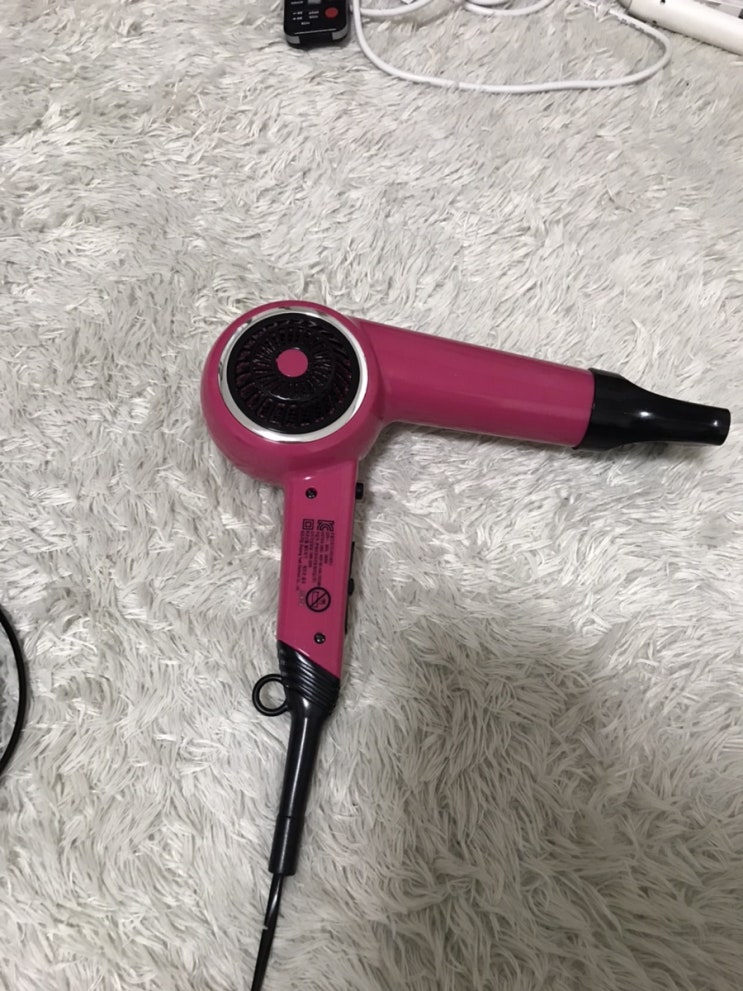  핑크 드라이기 사망
