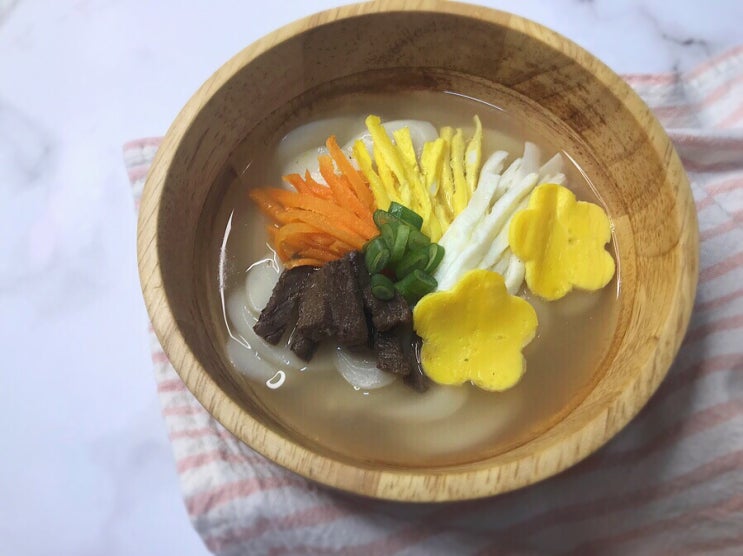  소고기 떡국 끓이는법 멸치육수베이스로 깔끔한 떡국