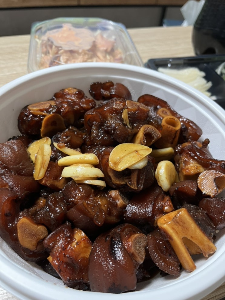  [이천족발] 살코기보다 콜라겐위주 쫀쫀한 맛을 원한다면 '임가네 미니족발'