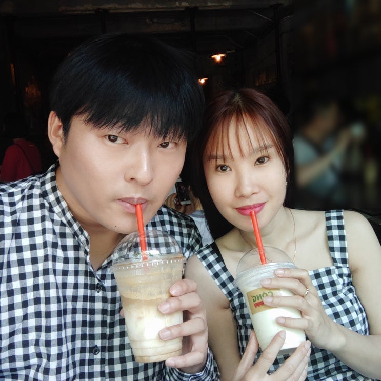 다낭 콩카페 1호점 뜻 달콤한 코코넛스무디 다낭 콩카페 1호점 뜻 달콤한 코코넛스무디