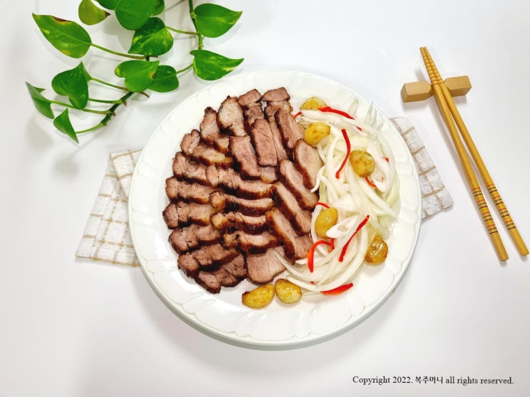  돼지수육 삶는법 물없이 와인으로 졸인 돼지고기수육 맛있게 삶는법