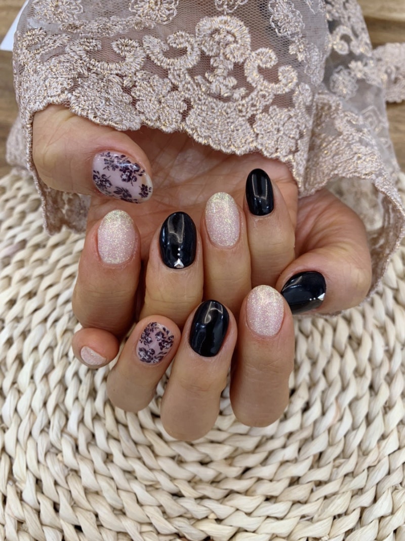 네일 종류 겨울 네일 검은색 네일 1