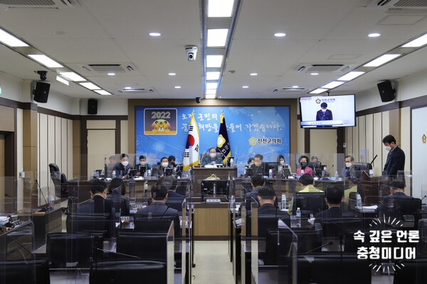  [충청미디어] 진천군의회 '군의원 정수 고작 7명... 늘려달라' 건의문 채택