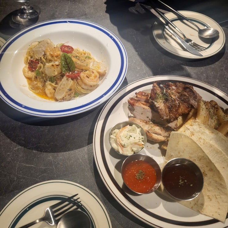 <홍대입구역 맛집 / 르프티팡스> 바베큐가 맛있는 곳