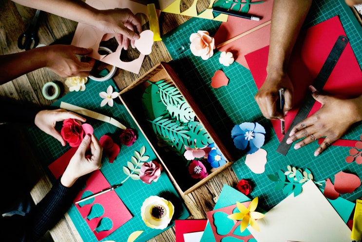  Craft / with great craftsmanship - 뜻 한방에 이미지로 기억하기 손으로 물건을 만드는 행위, 공예  / 매우 정교하게라는 뜻은  왜일까?