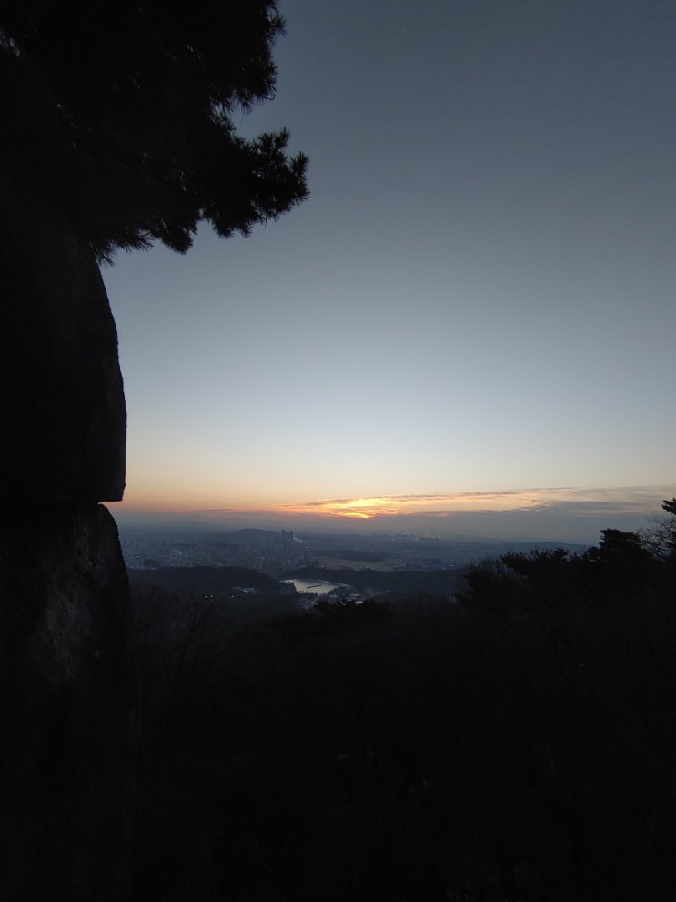 오늘 아침 설봉산(삼형제바위)에서 본 해돋이 모습