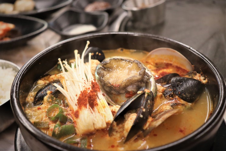  < 정동진 맛집 > 고기와 해물을 동시에 즐길 수 있는,  해돈가