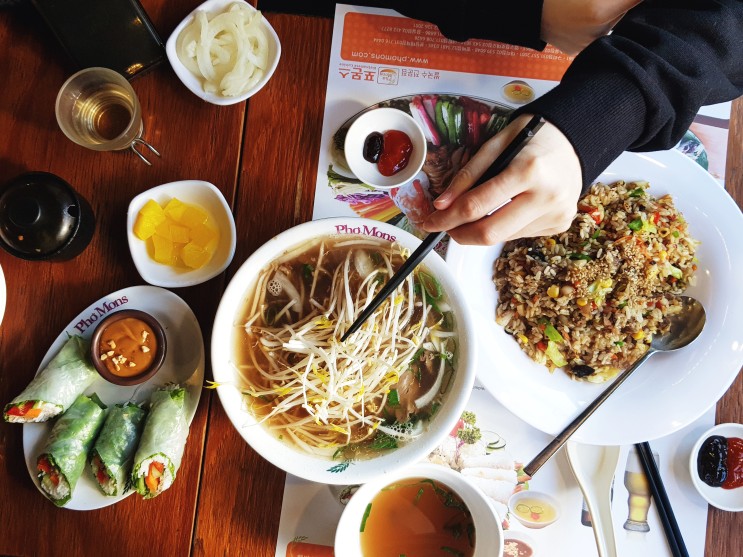 홍대 스프링롤 맛집 포몬스 홍대점 에서 3만 원대 베트남 음식 냠냐미!