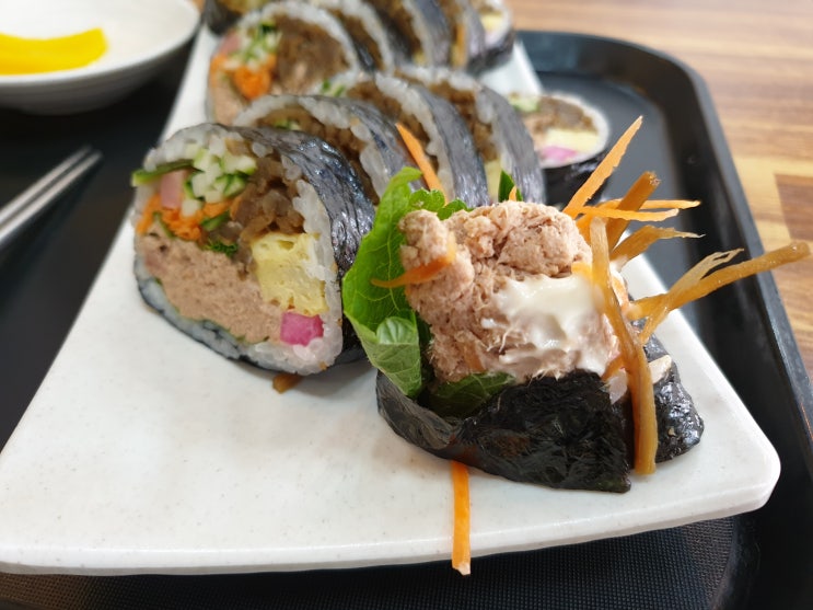 [율전동 김밥 맛집] 유튜버 야식이도 반했던 김엄마 밥집
