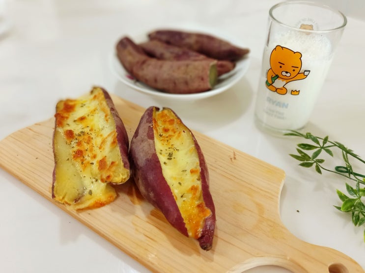  삶은 고구마요리 치즈버터구이 겨울간식 꿀맛 조합