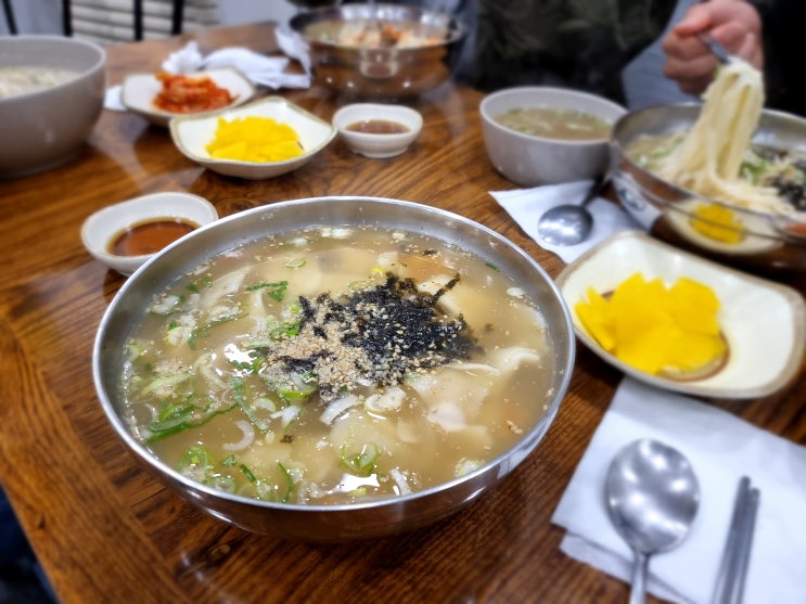  추운 겨울엔 따뜻한 칼국수 한 그릇 어떠세요? 부산 수영구 칼국수 맛집, 최강 가성비 "옛맛 손칼국수" - 솔직후기