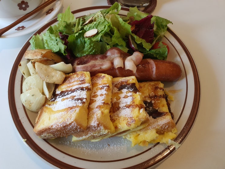  보라매공원 브런치 맛집 카페에이치, 신림 아늑한 카페 추천