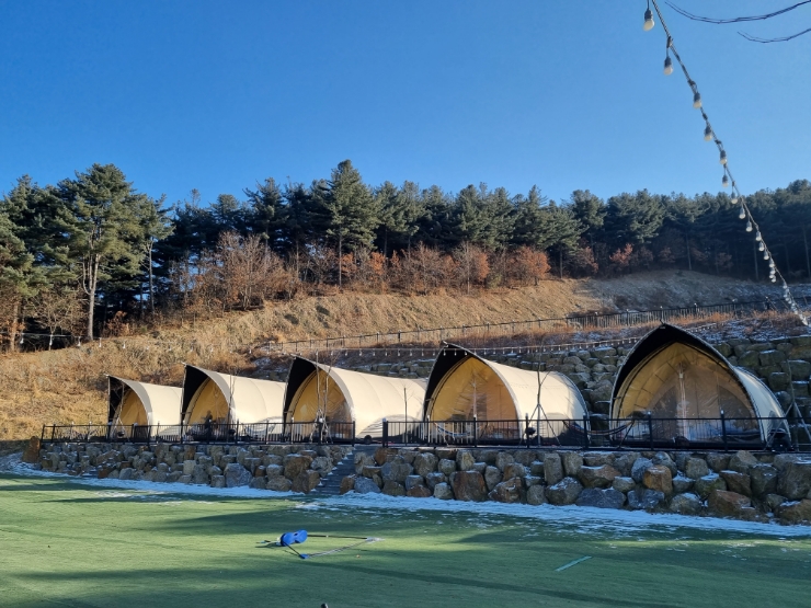 경기도 포천, 노블글램핑장에서 아이들과 함께 한 겨울 글램핑. 경기도 포천, 노블글램핑장에서 아이들과 함께 한 겨울 글램핑.