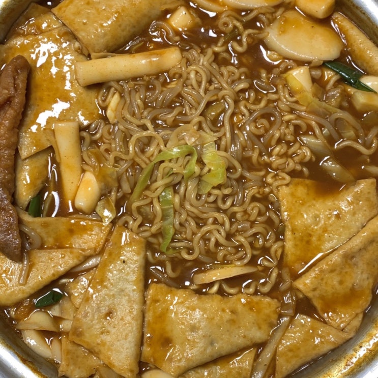  갈비찜케이크두판성심당빵신당동떡볶이뿌링클떡국돈까스쿠키기타잡것들먹는일상