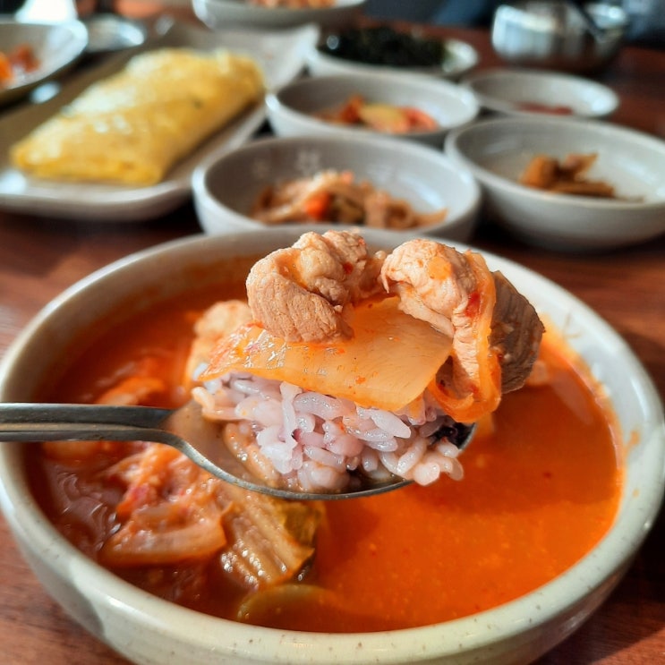 송도 한식 '한옥집 송도점' 김치찜&김치찌개 맛집