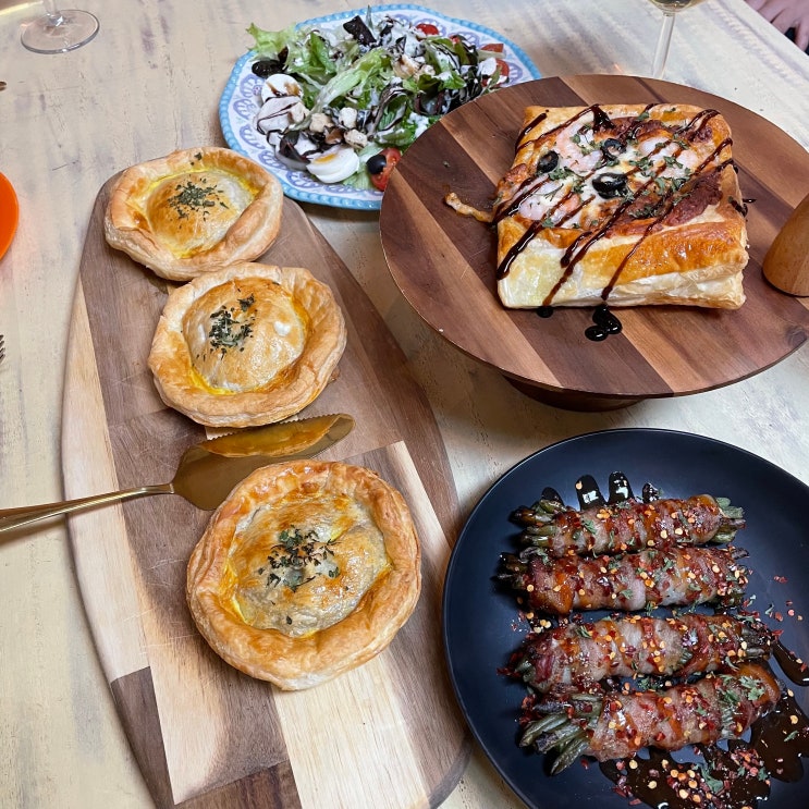  잠실맛집 '경리단길 미트파이' :: 친절한 사장님과 끝내주는 한국식 미트파이, 아늑한 인테리어로 3박자가 완벽한 식사하기