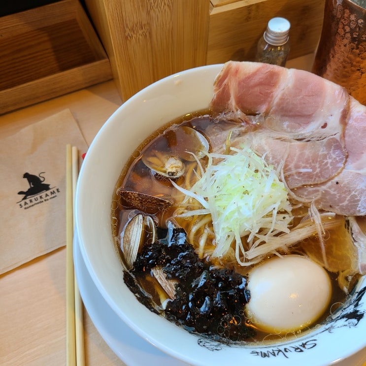  연남동 라멘 맛집 사루카메 담백한 국물이 매력뿅뿅