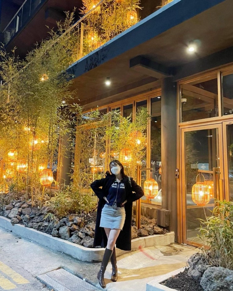  여수 청수당 카페 밤에 가야 진Z1 + 메뉴판