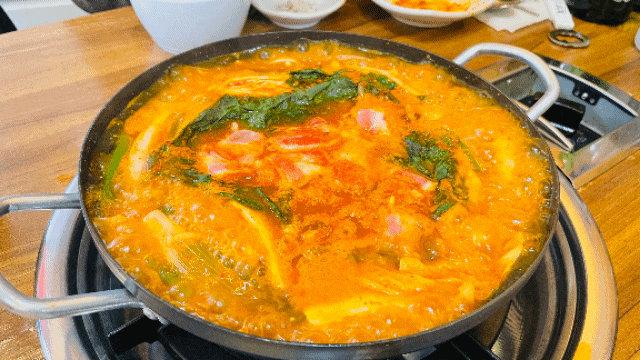  4.19탑 가성비 맛집 / 대패 삼겹살+소곱창 전골 먹방 후기 (feat. 4.19 그집)