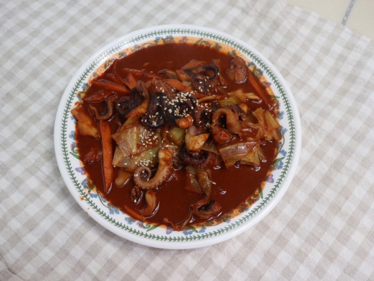  쭈꾸미볶음 밀키트 매운녀석들 맛있게 매운 간편식 추천해요