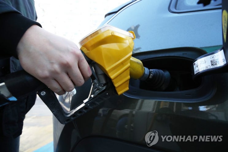 체감유가 이미 100달러…휘발유 1천800원·물가 4% '빨간불' 체감유가 이미 100달러…휘발유 1천800원·물가 4% '빨간불'