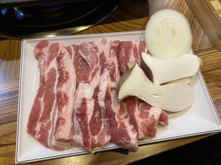  청주 서문시장 삼겹살거리 맛집 은순이네 빨간돼지 생삼겹살