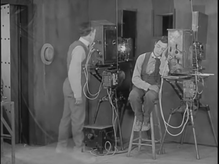 버스터 키튼의 &lt;셜록 주니어&gt;(1924) 리뷰- 영화와 현실의 관계를 탐구한 놀랄 만한 걸작