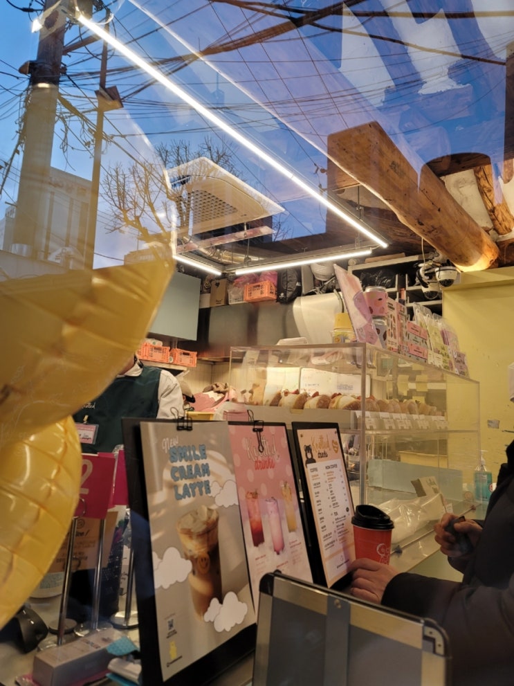  카페 노티드(Knotted) (도넛 인기)