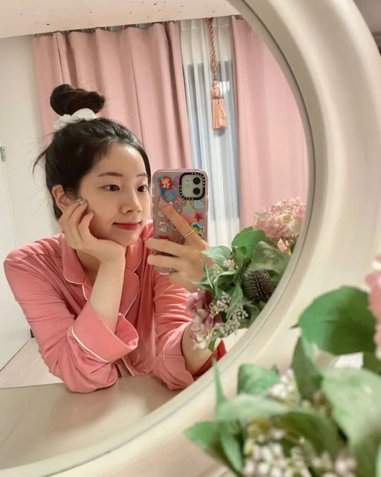 트와이스 다현, 호랑이띠 맞아 운세 대통할 스타에 올라 "가지마다 꽃이 만발하는 해" 트와이스 다현, 호랑이띠 맞아 운세 대통할 스타에 올라 "가지마다 꽃이 만발하는 해"