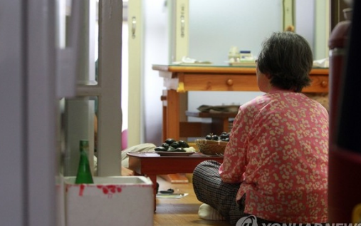 외로운 죽음 ‘고독사’…대책 없나 외로운 죽음 ‘고독사’…대책 없나