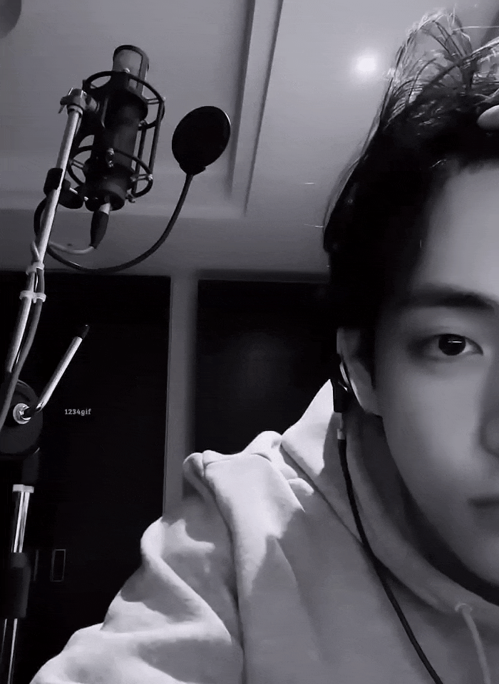 BTS[방탄소년단 뷔] - 남친 잘...짤 제조기~♡
