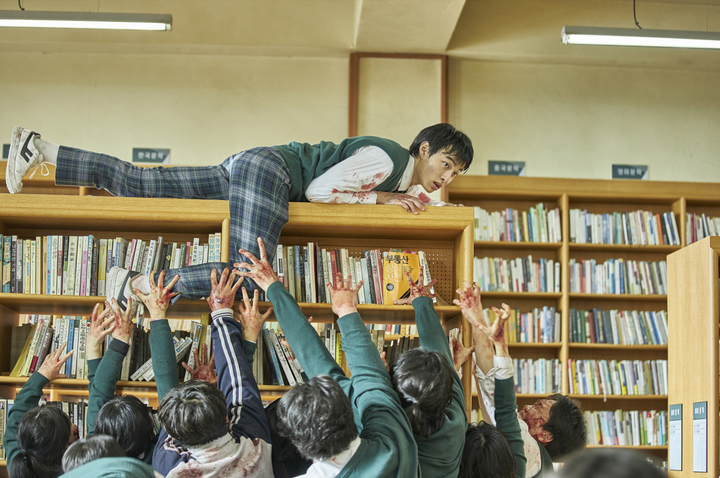 K 드라마 통했다.. '지금 우리 학교는' 닷새 연속 세계 1위... K 드라마 통했다.. '지금 우리 학교는' 닷새 연속 세계 1위...